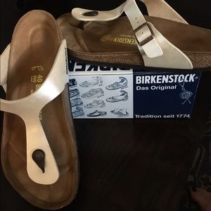 Birkenstock Gizeh *BRAND NEW IN BOX* never worn!!!