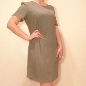 CLOSET CLOSING‼️ Betsys Things Shift Dress