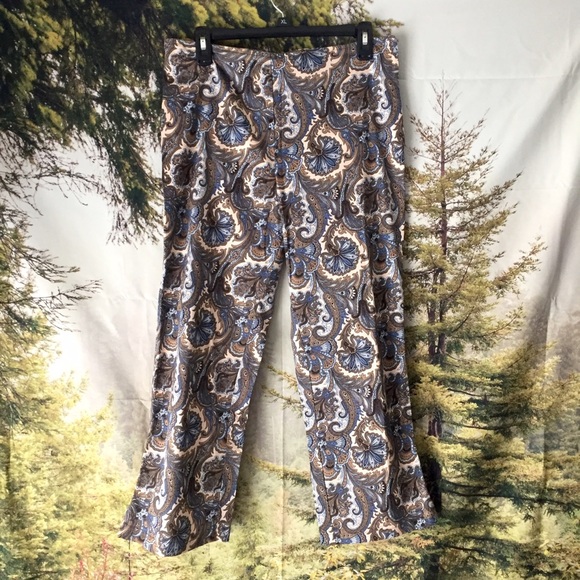 Vintage Patterned Capris - Picture 2 of 4