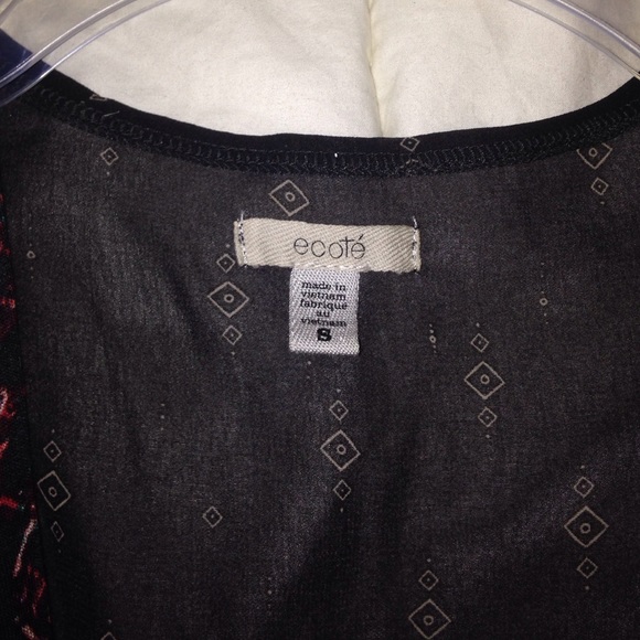 Urban Outfitters Small Shirt $8 - Picture 3 of 4