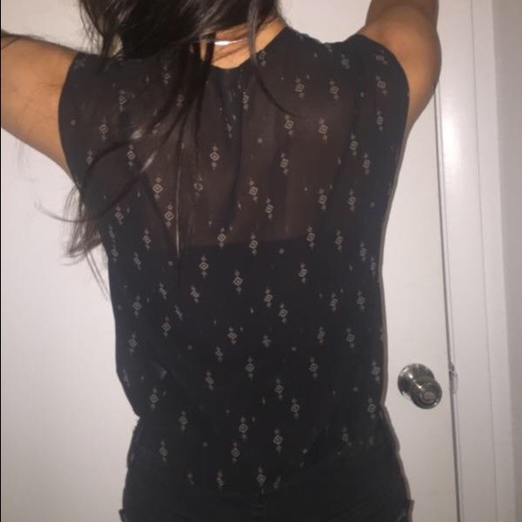 Urban Outfitters Small Shirt $8 - Picture 4 of 4