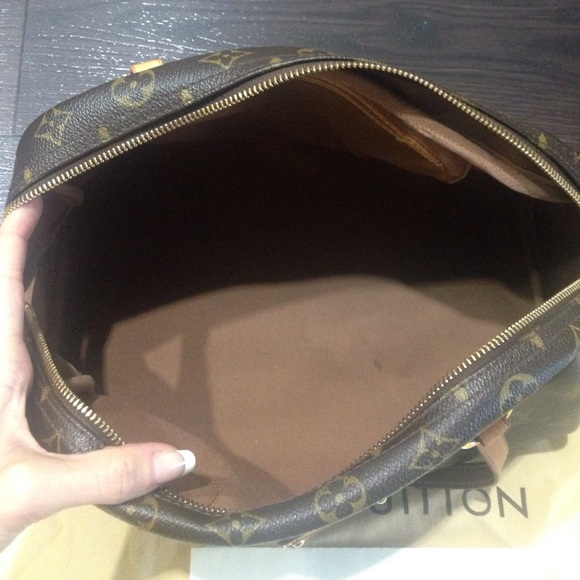 SOLD Authentic Louis Vuitton Montorgueil bag - Picture 2 of 4