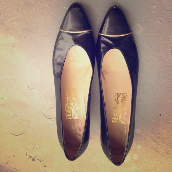 Vintage Salvatore Ferragamo size 10