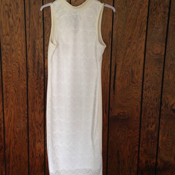 Sleeveless mock neck lace midi dress - Picture 3 of 7