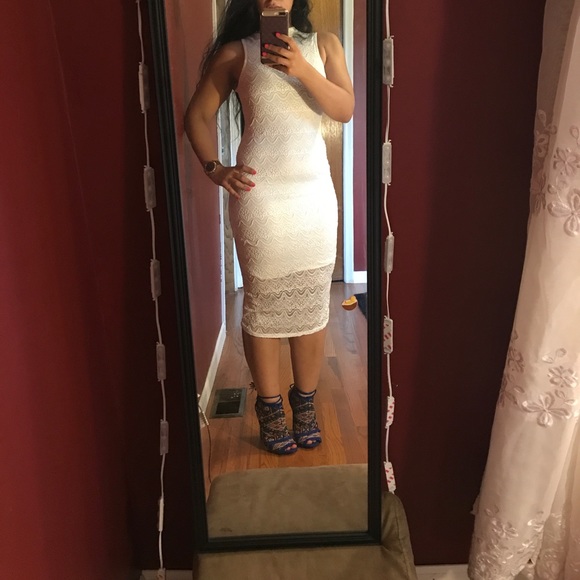 Sleeveless mock neck lace midi dress - Picture 4 of 7