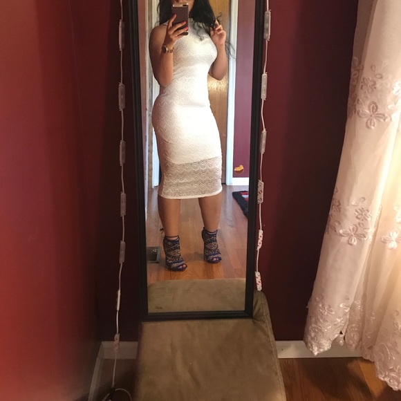 Sleeveless mock neck lace midi dress - Picture 2 of 7