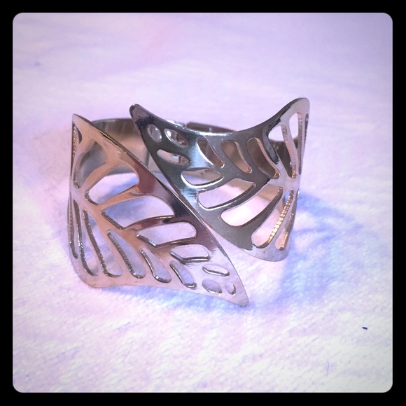 Leaf bracelet