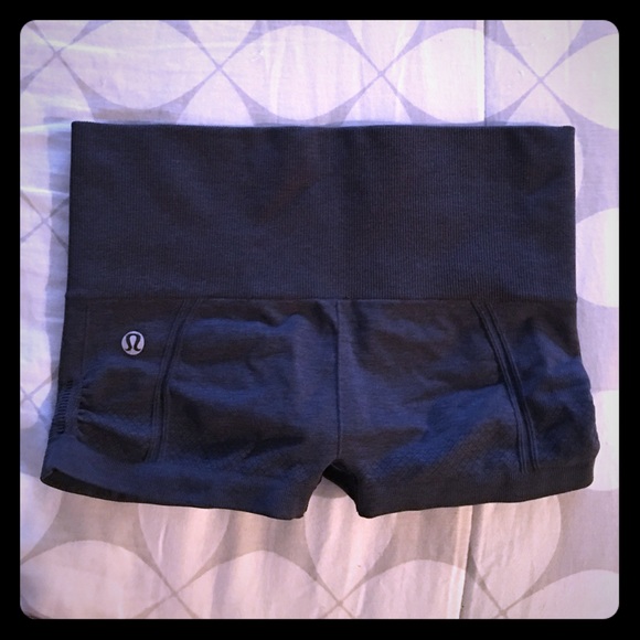 Lululemon yoga shorts size 2