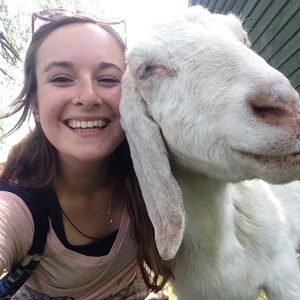 Meet your Posher, Danielle