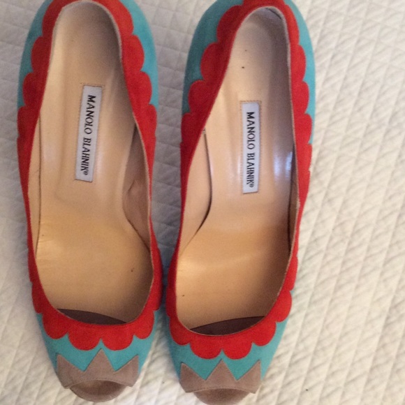 Manila Blahnik suede heels
