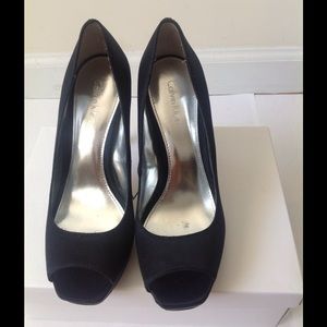 Calvin Klein CORA Satin peep toe pumps, size 6M.