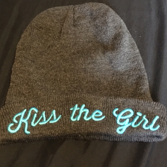 Accessories - "Kiss the Girl" beanie