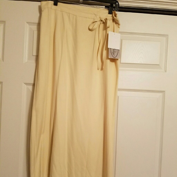Long skirt with split in back