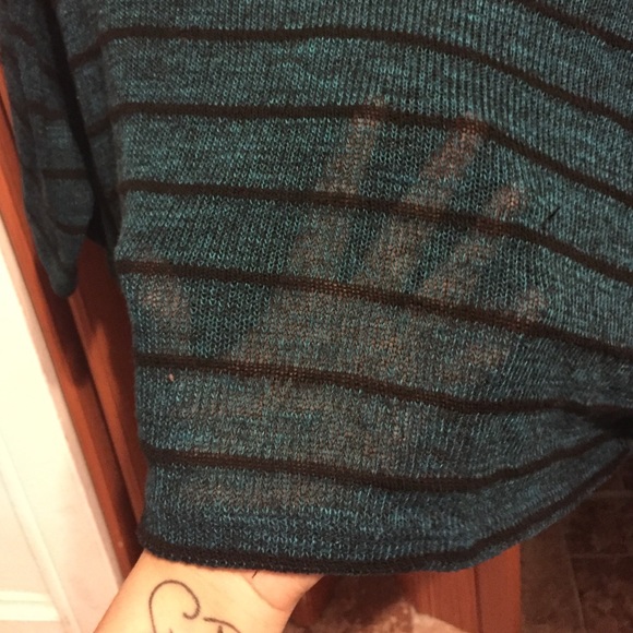 Crop top - Picture 2 of 2