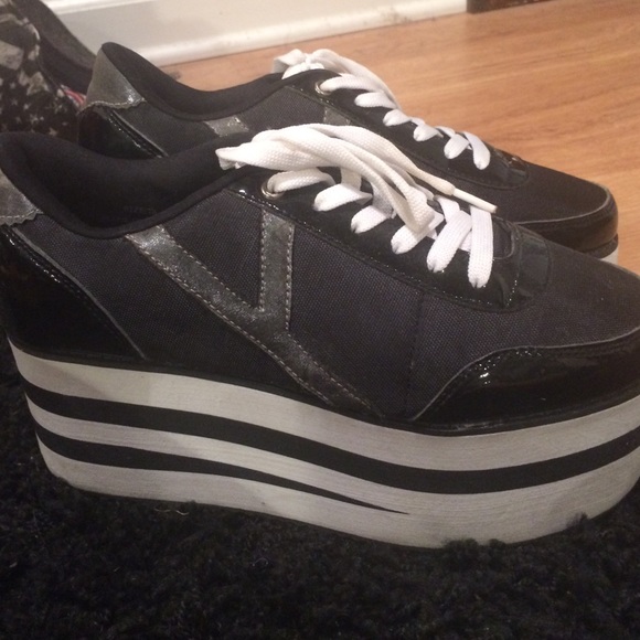 YRU platform sneakers