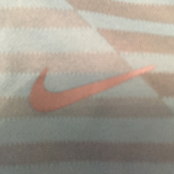Nike pullover - Picture 2 of 3