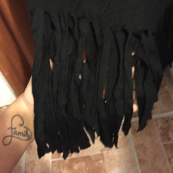 Black t shirt - Picture 2 of 2