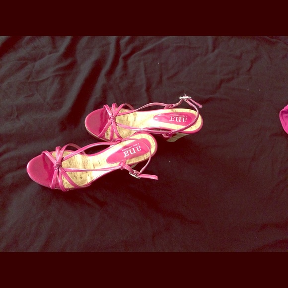 Fuschia patent  sandals with 31/2 wedge heels