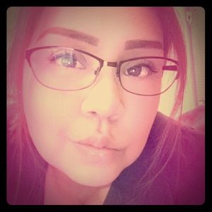 Meet your Posher, Vivian