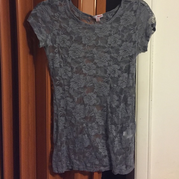 Gray lace t shirt - Picture 1 of 2