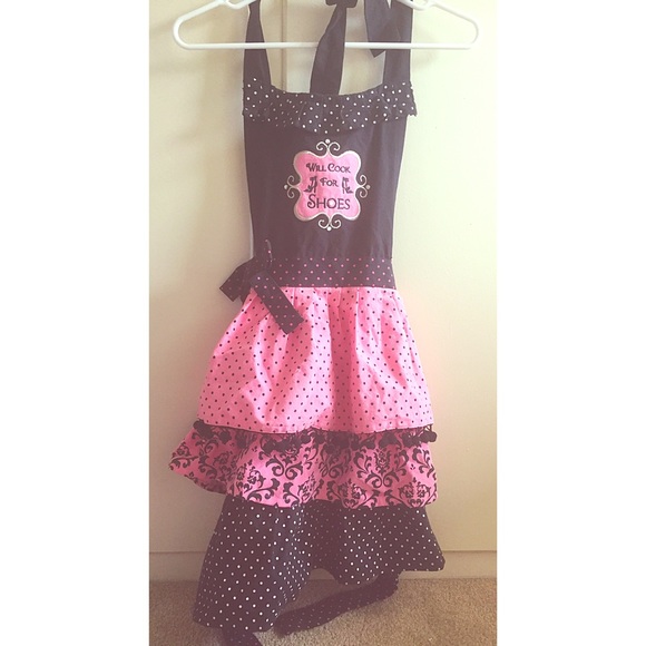 Adorable Ruffle Skirt Polka Dot Damask Apron - Picture 1 of 1