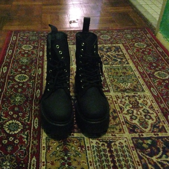 Dr.Marten platform combat boots- size 10