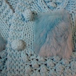 NEW🎉 Adorable rabbit fur knit vest!
