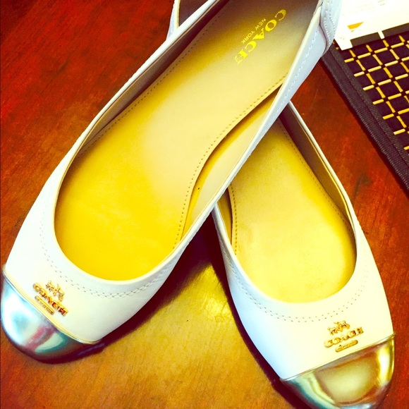 Coach flats - Picture 1 of 3