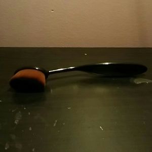 Make-up brush