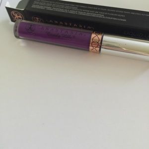 ABH Liquid Lipstick in Pansy