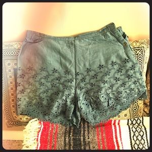Floral rustic shorts