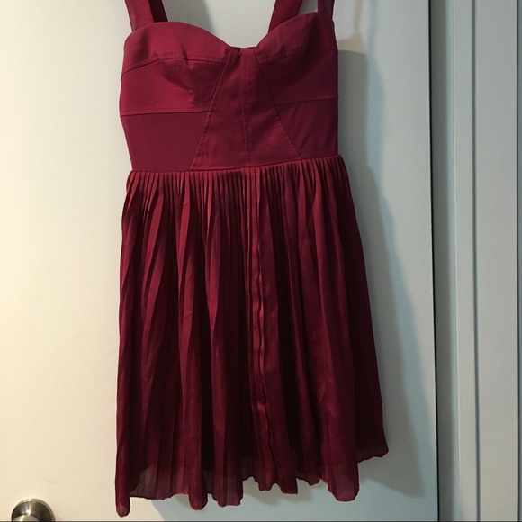 Bebe mulberry colored short trendy dress!