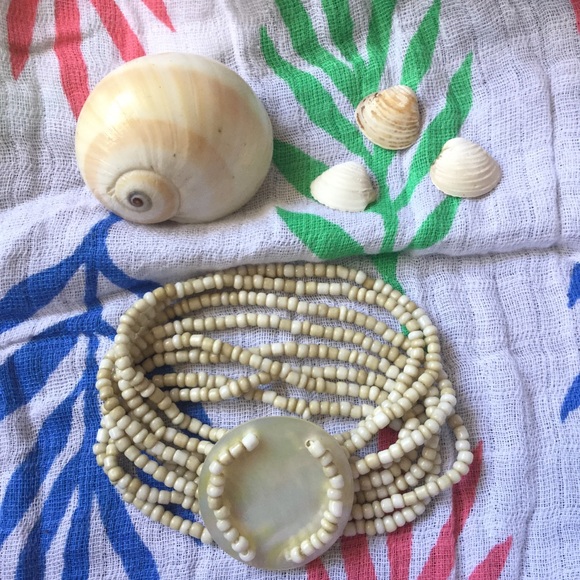 Mother of Pearl Beaded Stretch Bracelet - Picture 2 of 4