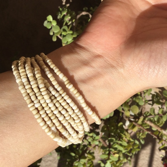 Mother of Pearl Beaded Stretch Bracelet - Picture 4 of 4