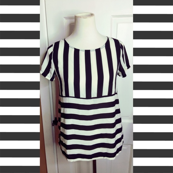 Stripped now boutique top - Picture 2 of 2