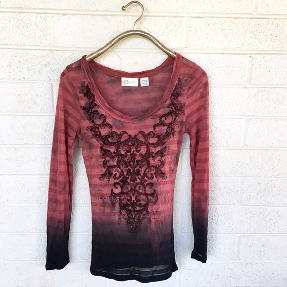 🔴Sold in bundle| Miss me blingy striped ombré top - Picture 4 of 4