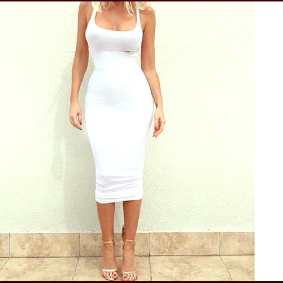 Mossimo Supply Co. Dresses & Skirts - MOSSIMO Striped Midi Dress