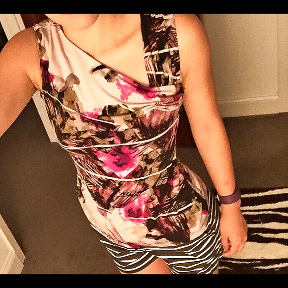 Floral Top - Picture 2 of 3