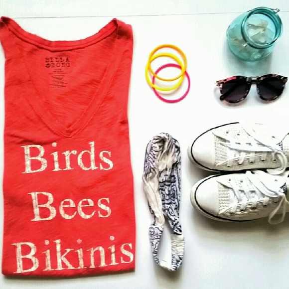 Billabong Tops - Birds, Bees & Bikinis T-shirt. Lrg. Blush pink