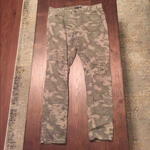 Distressed Camo Skinny Pants