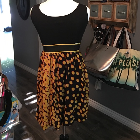 Dress - Picture 4 of 4