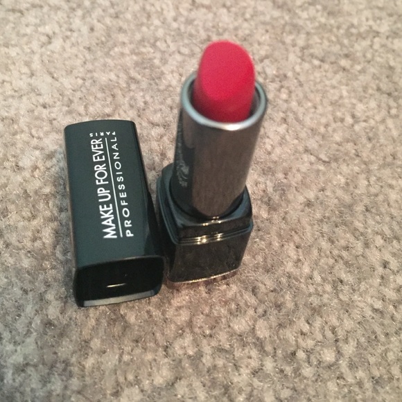 Becca and Lorca primers. Make up forever Lipstick - Picture 3 of 3