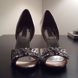 Badgley Mischka Pumps Size 5 1/2 off white