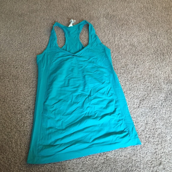 Athletic tank top