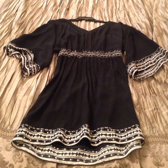 Dress front same as back v-neckline