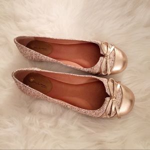 NEW Nina gold tweed flats
