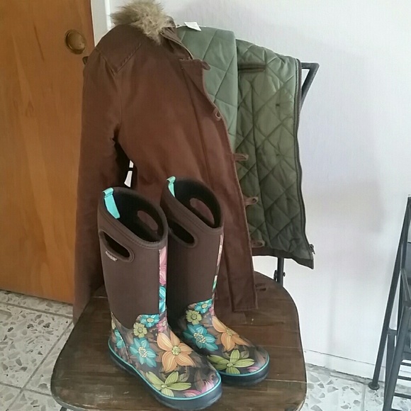 Nice and comfy rain boots
