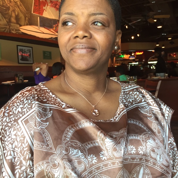 Meet your Posher, Deborah - Picture 1 of 1
