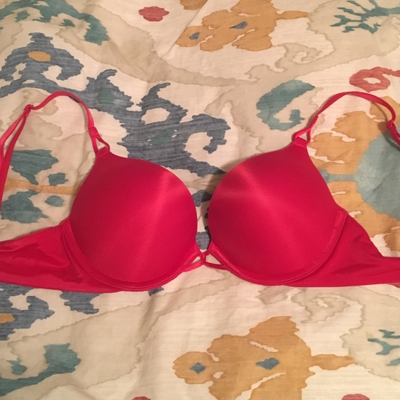 Bombshell bra!!