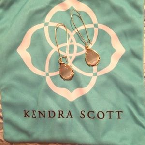 Kendra Scott Dee ivory pearl earrings